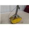Image 10 : Marx Lumar Contractors Mobile Crane, Pressed Steel with Hook and Bucket, 1950s, 28" High