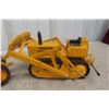Image 5 : 2 Die-Cast Crawlers, 1/16 Scale, John Deere and International