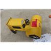 Image 5 : Tonka Airport Tug Tractor, 1960s–70s, Pressed Steel, 8 1/2" Long