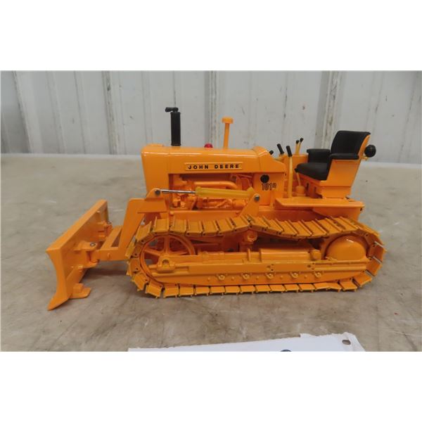 J.D 1010, 1/16 Scale Die-Cast, ERTL