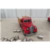 Image 10 : 2 Danbury Mint 1937 Chevy Budweiser Delivery Trucks, 1/24 Scale Die-Cast
