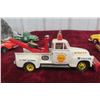 Image 4 : 6 Durham Classics 1/43 Scale Die-Cast Tow and Service Trucks