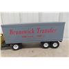 Image 10 : Studebaker Die-Cast Truck with Brunswick Transfer Trailer, Vintage, 24" Long