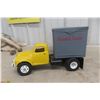 Image 7 : Studebaker Die-Cast Truck with Brunswick Transfer Trailer, Vintage, 24" Long
