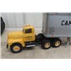 Image 6 : 2 First Gear 1/34 Scale Die-Cast: 1959 International with Lowbed Trailer and Mack R Model 66 Wrecke