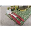 Image 9 : Keystone Garage 1940s With Tin Litho and Matchbox B.P. Service Station 1960 Plastic