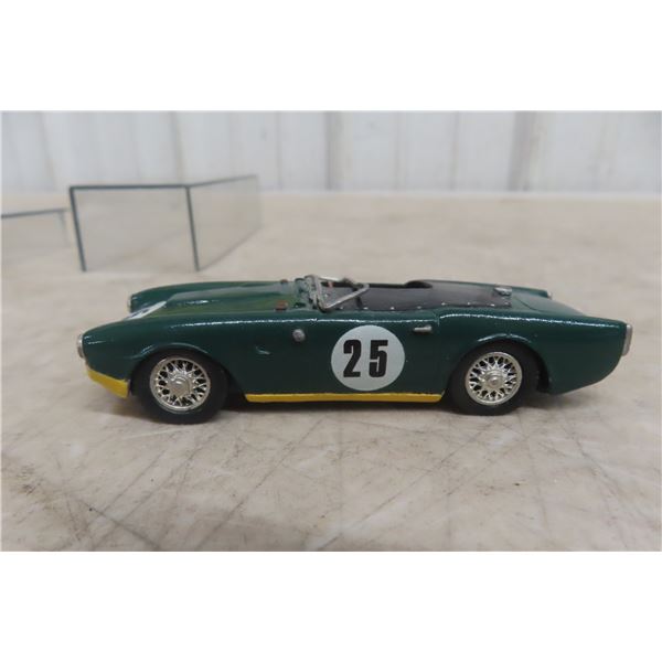 Mikansue Competition Triumph TR5 Die Cast 1/43 1960 Era