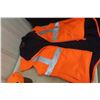 Image 9 : XL Hunting Vest, XL Single Net Coverall, XL Hat, and Gloves