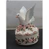 Image 11 : 2 Music Boxes: White Dove Trinket "Wing of Love" & Blue Jay Keepsake "Wing of Love", with Certificat