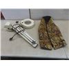 Image 1 : Neoprene X-Large Dog Camo Vest and Magnifying Adjustable Light