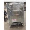 Image 5 : Whirlpool Imperial Series Self-Cleaning 4-Burner Stove (Works - Shown on Video), Included Roaster P