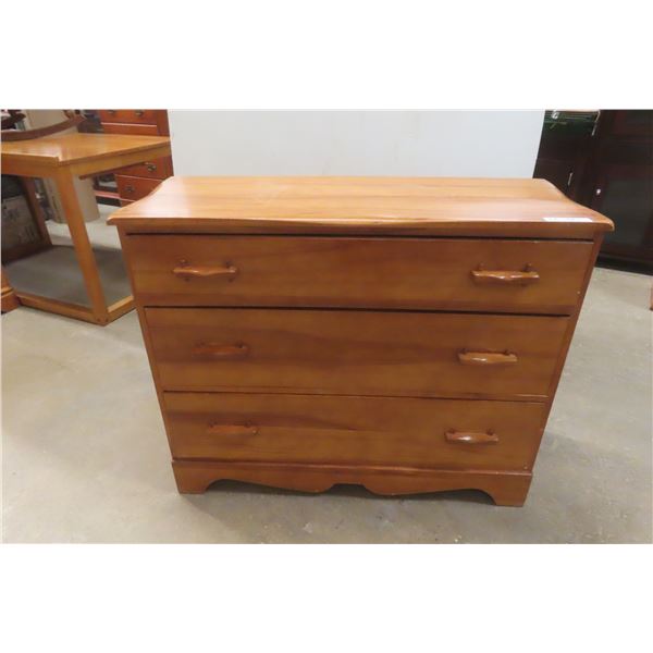 3-Drawer Dresser 32" x 40" x 16"