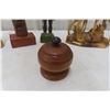 Image 7 : 7 Carved Wood Pieces: Bust, Totem, Soldier, Stag/Doe, Bird +