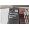 Image 5 : 9 New Table Cloths and Runners