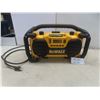 Image 1 : DeWalt Work Site Radio/Charger