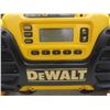 Image 2 : DeWalt Work Site Radio/Charger