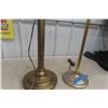 Image 2 : 2 Floor Lamps (No Shades)