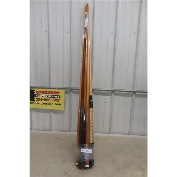 11 Pool Cues