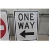 Image 2 : 2 Traffic Signs: Do Not Enter 24" x 24", One Way 18" x 24"