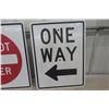 Image 3 : 2 Traffic Signs: Do Not Enter 24" x 24", One Way 18" x 24"