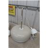 Image 3 : 2 Funky Light Fixtures