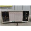 Image 2 : 2 Vintage Clock Radios: 1 Westinghouse, 1 Electrohome
