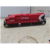 Image 10 : HO Scale Model Train Set: 20ft Track, Transformer, 1 Engine, and 3 Cars