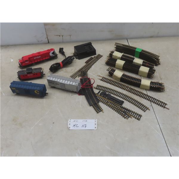 HO Scale Model Train Set: 20ft Track, Transformer, 1 Engine, and 3 Cars