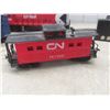 Image 9 : HO Scale Model Train Set: 20ft Track, Transformer, 1 Engine, and 3 Cars