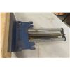 Image 3 : Heavy-Duty Record 52 1/2" Woodworking Vise with Quick Release