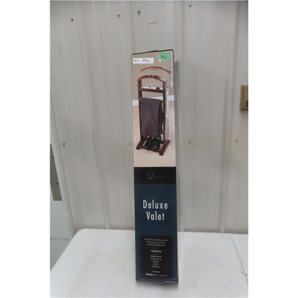 New Deluxe Wooden Clothing Valet Stand