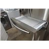 Image 13 : Samsung French Door Fridge, Twin Cooling, Water and Ice Dispenser, Flex Drawer, Some Dents, "