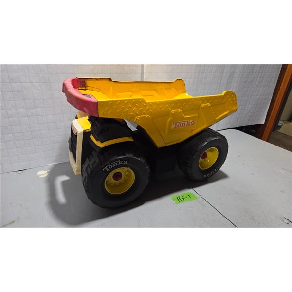 Tonka Hasbro Mighty Big Yellow Dump Truck, 19" Red Handle