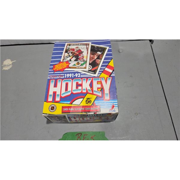 1 Box of 36 Packs 1991-92 O-Pee-Chee NHL Bubble Gum Hockey Cards