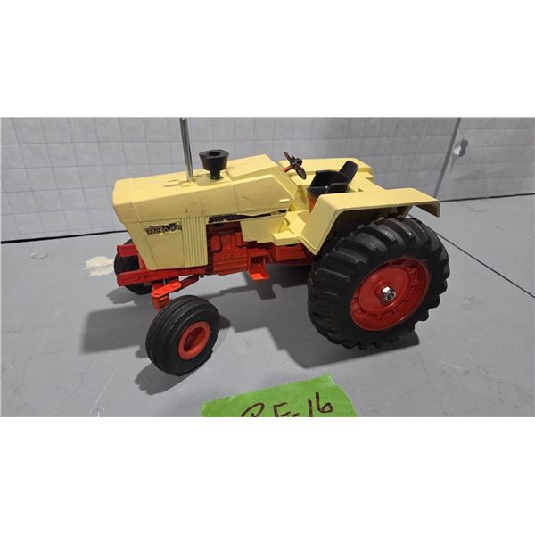 ERTL Diecast 1370 Case Tractor 504 Turbo, 1/6th Scale