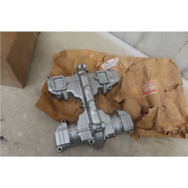 1983-84 Kawasaki Z750/KZ750 K1 K2 LTD Belt Cylinder Head Cover, Part #14025-1558, New Old Stock