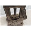 Image 3 : 2 Pipe Benders: Vise Clamp-On and Hand Bender