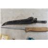 Image 4 : Vintage Fishing and Hunting Lot: Fillet Knife, Scraper, Fish Finder, Sharpening Stone, Eagle Lake O