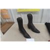 Image 1 : 2 Rare Victorian Canadian Lace-Up Boots, Old General Store Displays