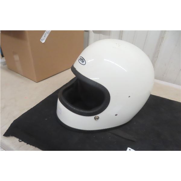 Vintage 1973 Griffin Motorcycle White Racing Helmet, Full Face, Men's Large (Bell Star?)