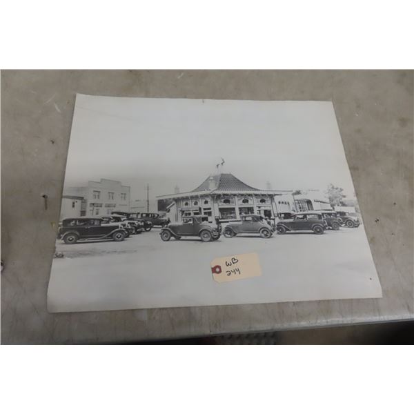 Antique Automobiles and Pig Stand Drive Inn Black and White Picture on Thick Paper, 22" x 17"