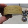 Image 12 : 11 Autographed Pucks, No Certificate of Authenticity