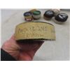 Image 19 : 11 Autographed Pucks, No Certificate of Authenticity