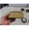 Image 6 : 11 Autographed Pucks, No Certificate of Authenticity