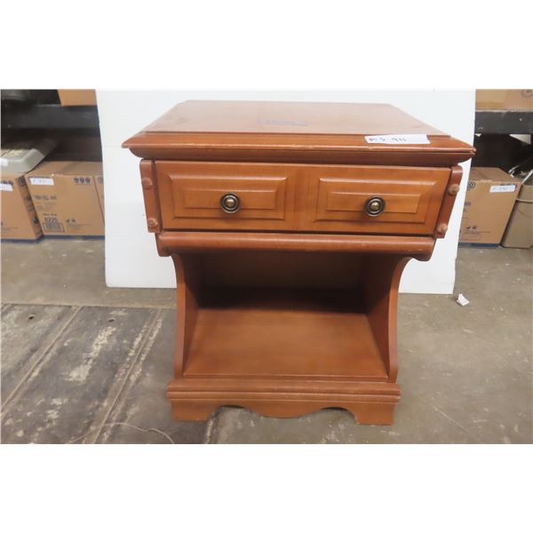 Maple Night Stand / End Table, 24" x 20" x 14"