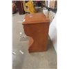 Image 4 : Maple Night Stand / End Table, 24" x 20" x 14"