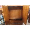 Image 5 : Entertainment Cabinet / Armoire, 70" x 23" x 44"