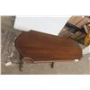 Image 3 : Walnut Stand
