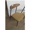 Image 2 : 3 Retro Chairs