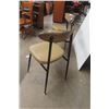 Image 5 : 3 Retro Chairs